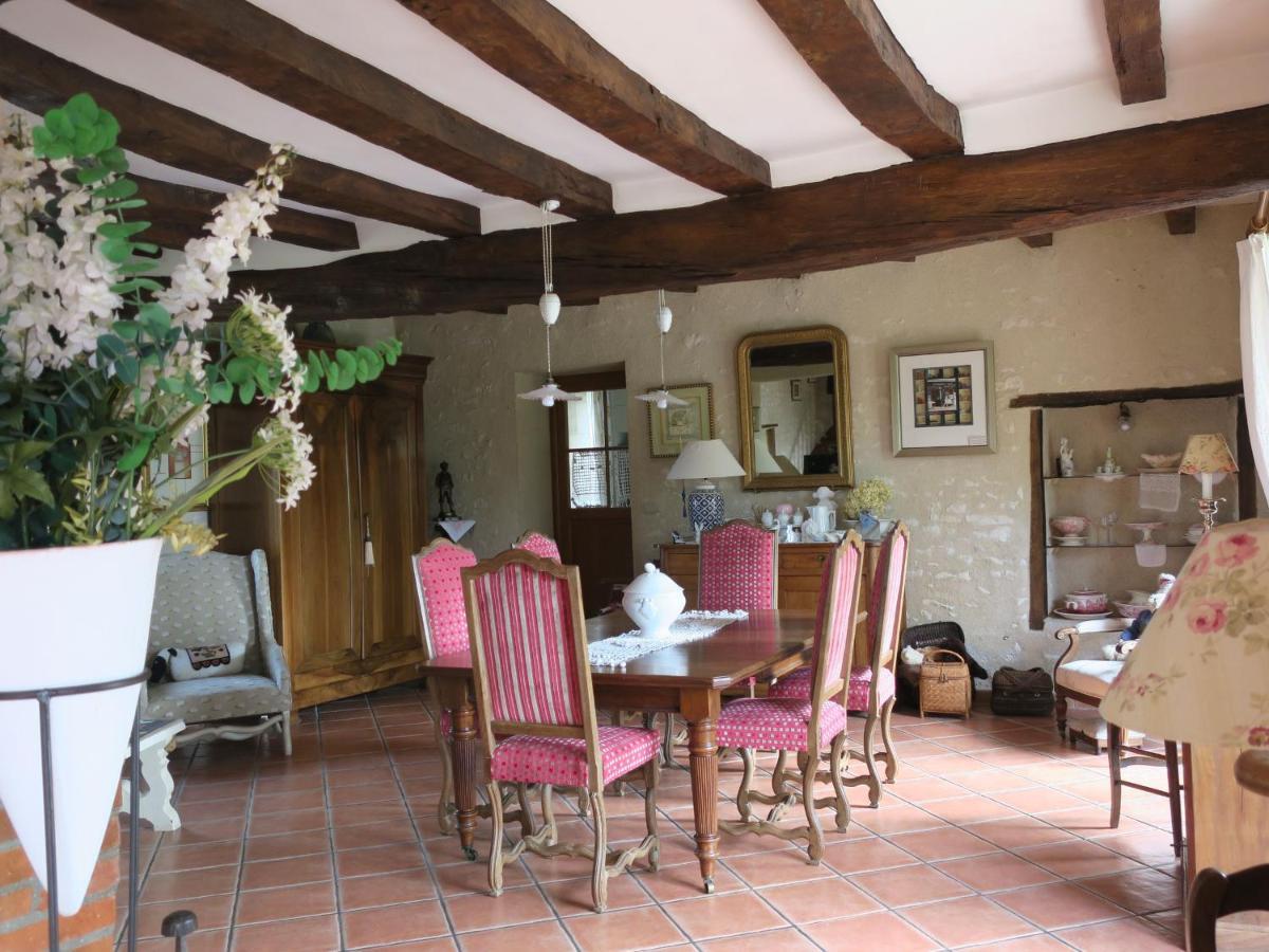 Gite Enchanteur Avec Jardin Prive Et Climatisation Pres Du Chateau D'Azay-Le-Ferron - Fr-1-591-457 Bed & Breakfast Exterior photo